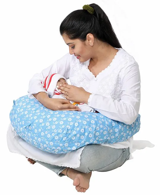 Portable nursing outlet pillow