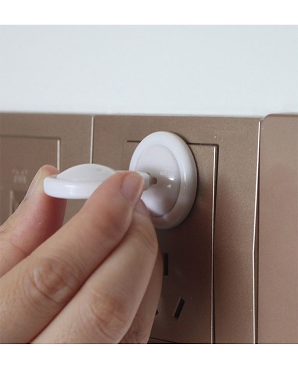 Babyhug 2 Pin Plug Protector Set Of 6 With Locking Key - White