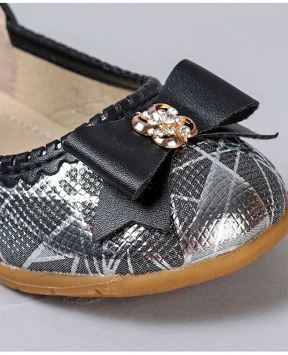 Cute Walk by Babyhug Bellies With Bow Motif - Black