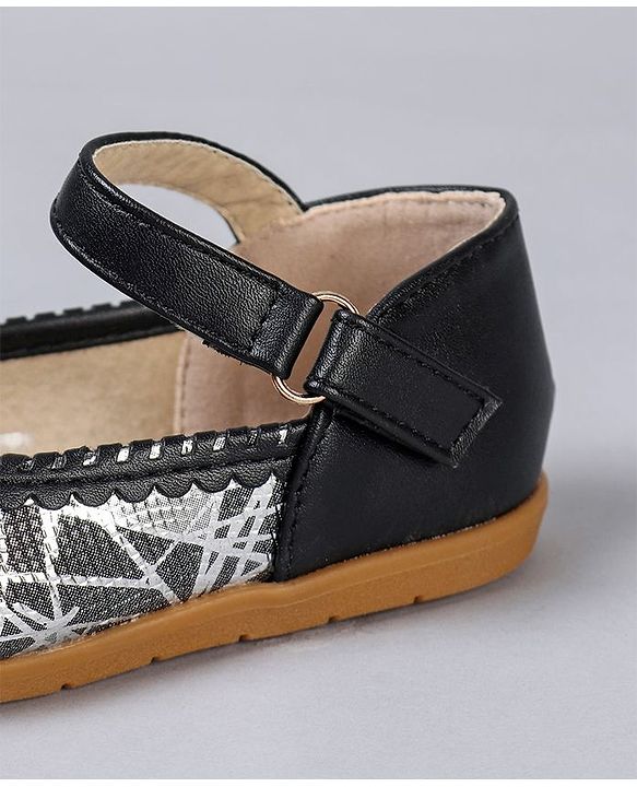 Cute Walk by Babyhug Bellies With Bow Motif - Black