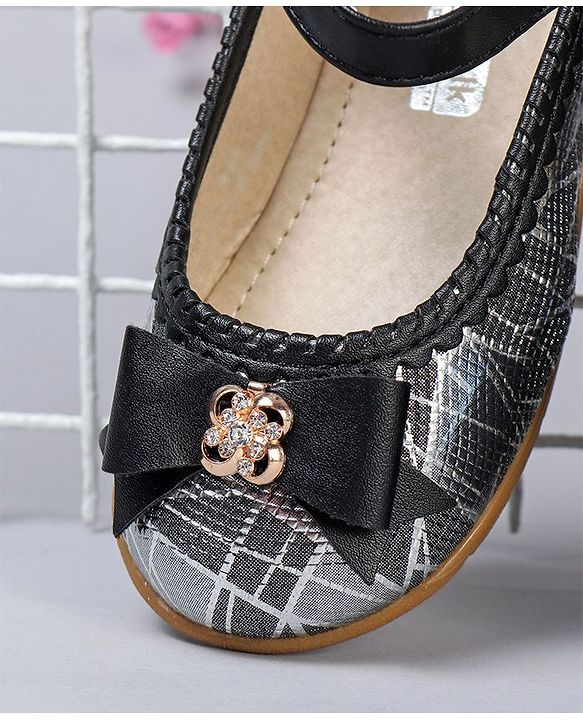 Cute Walk by Babyhug Bellies With Bow Motif - Black