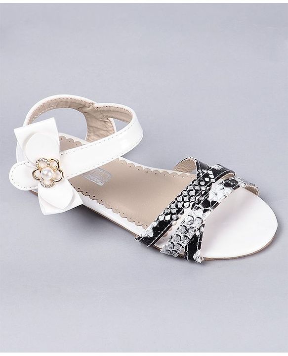Cute Walk by Babyhug Peeptoes Beads & Flowers Embellishments - Off White
