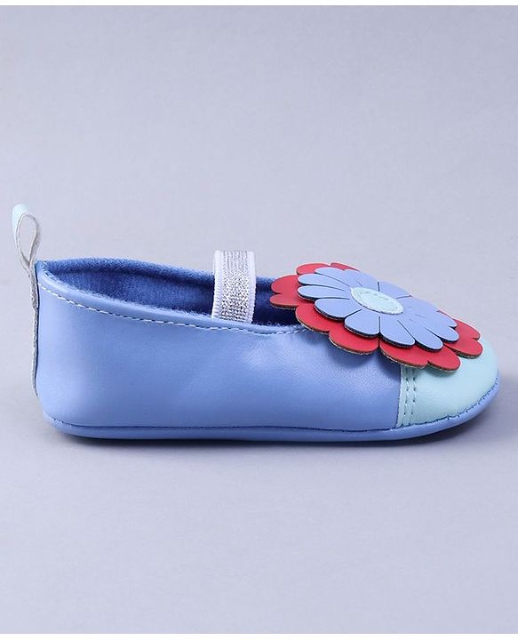 Cute Walk by Babyhug Booties Flower Motif - Blue