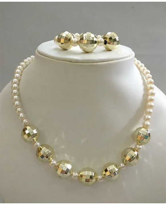 Baroque pearl necklace: big roundish baroque pearls making a simple chunky  necklace - Melbourne Pearls