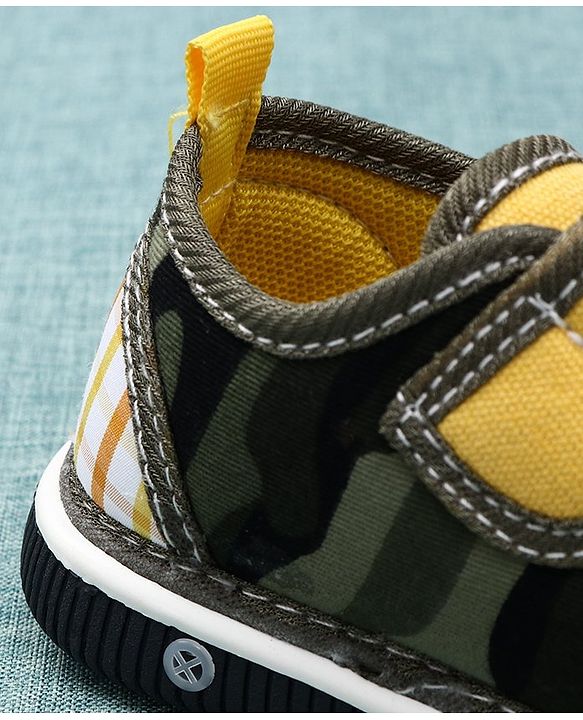 Cute Walk by Babyhug Camouflage Canvas Musical Shoes Engine Patch - Green