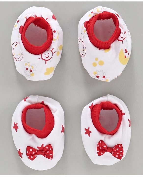 Babyhug 100% Booties Star Print - White Red