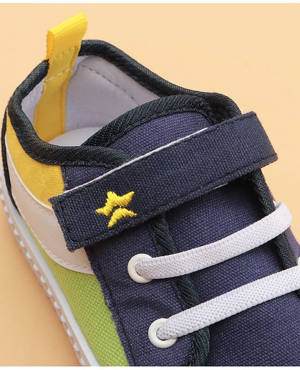 Cute Walk by Babyhug Velcro Closure Solid Casual Shoes - Navy Blue