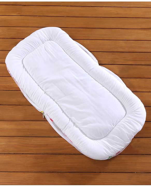 Babyhug Cotton Bedding Set with Mosquito Net Smiley Print - White Base