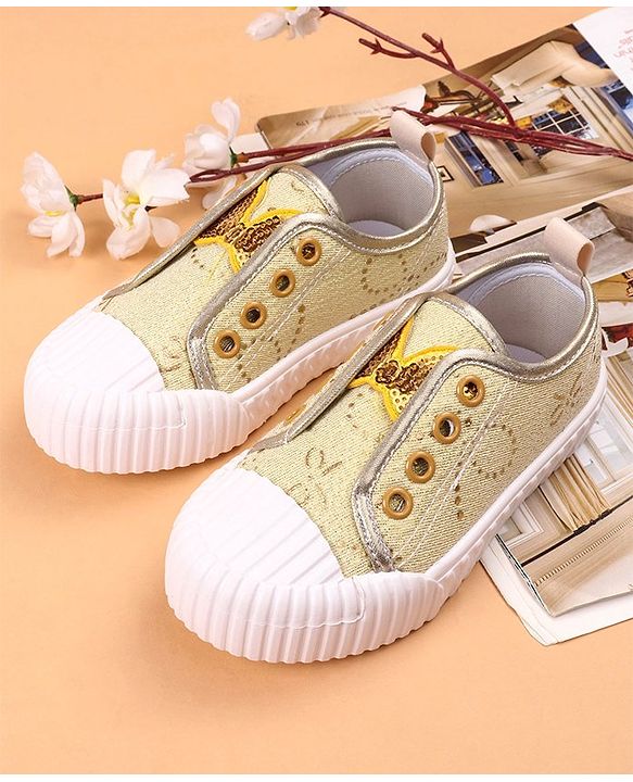 Cute Walk by Babyhug Casual Shoes Butterfly Embellishment - Brown