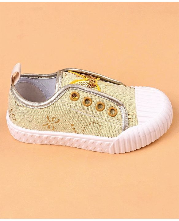 Cute Walk by Babyhug Casual Shoes Butterfly Embellishment - Brown
