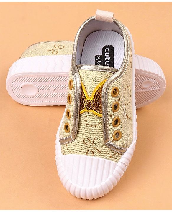 Cute Walk by Babyhug Casual Shoes Butterfly Embellishment - Brown