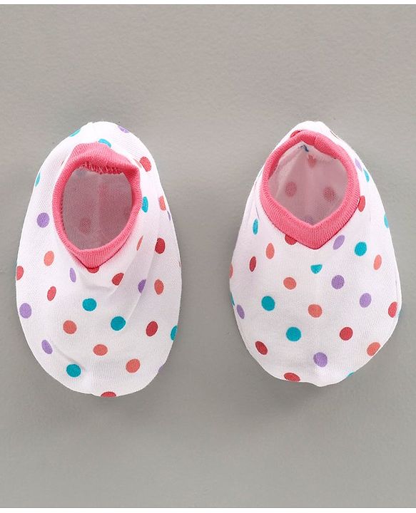 Babyhug 100% Cotton Printed Cap & Mittens With Booties White Pink - Diameter 11 cm