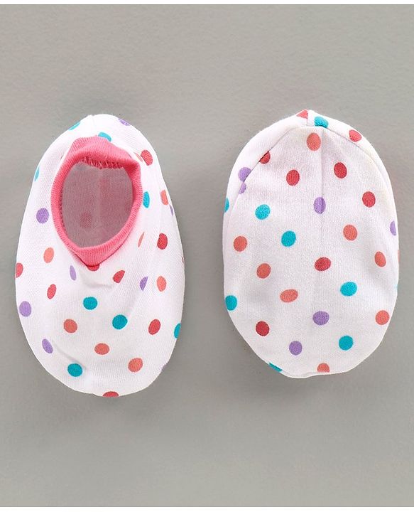 Babyhug 100% Cotton Printed Cap & Mittens With Booties White Pink - Diameter 11 cm
