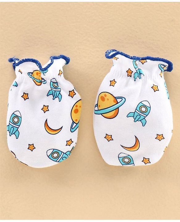 Babyhug 100% Cotton Cap & Mitten With Booties Set Space Print - Diameter 11 cm