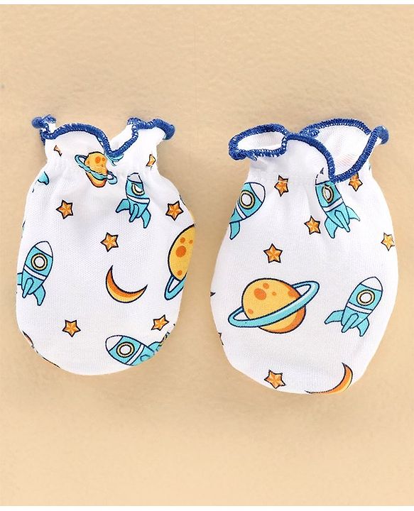 Babyhug 100% Cotton Cap & Mitten With Booties Set Space Print - Diameter 11 cm