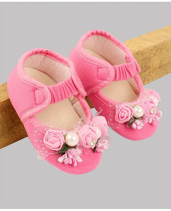 Daizy Flower Design Booties Baby Pink