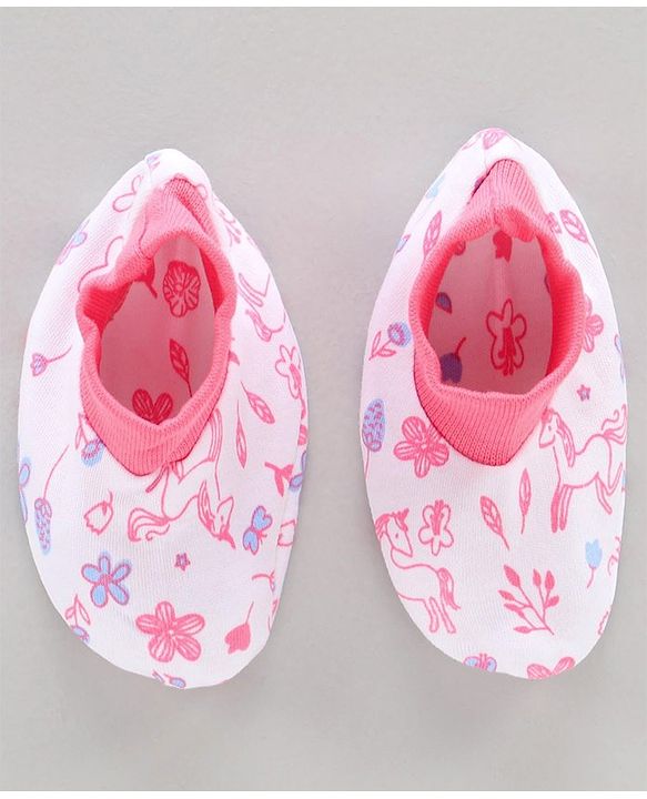 Babyhug 100%Cotton Cap Mittens & Booties Unicorn Print Pink - Diameter 10.5 cm