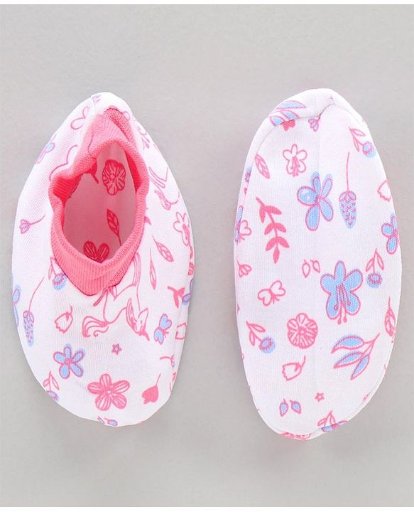 Babyhug 100%Cotton Cap Mittens & Booties Unicorn Print Pink - Diameter 10.5 cm