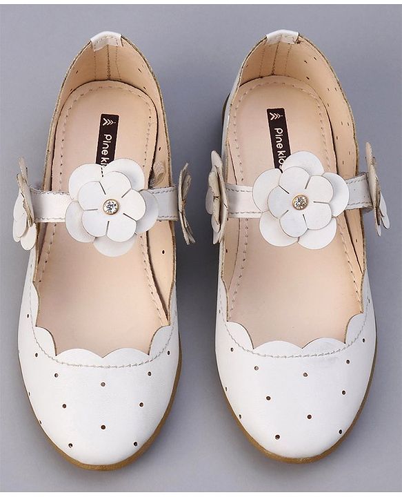 Pine Kids Belly Shoes Floral Applique - White