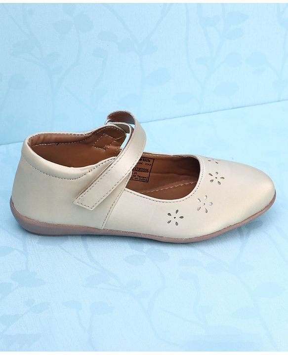 Pine Kids Party Wear Belly Shoes Floral Appliques - Cream