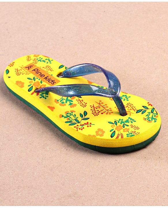 Pine Kids Flip Flops Floral Print - Yellow