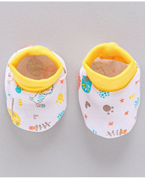 Babyhug 100%Cotton Clothing Gift Set Lion Print Pack of 9 - White Yellow