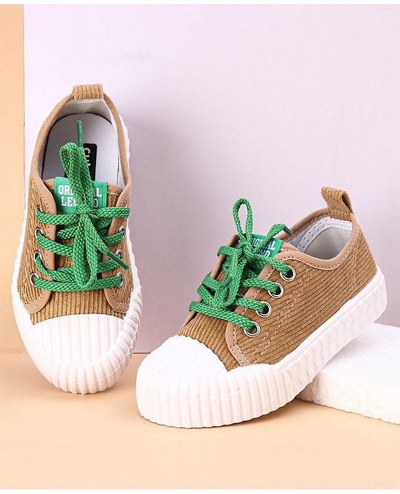 Cute Walk by Babyhug Casual Shoes Star Patch - Brown