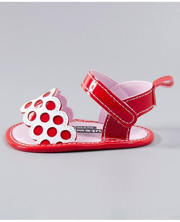 Cute Walk by Babyhug Booties - Pink