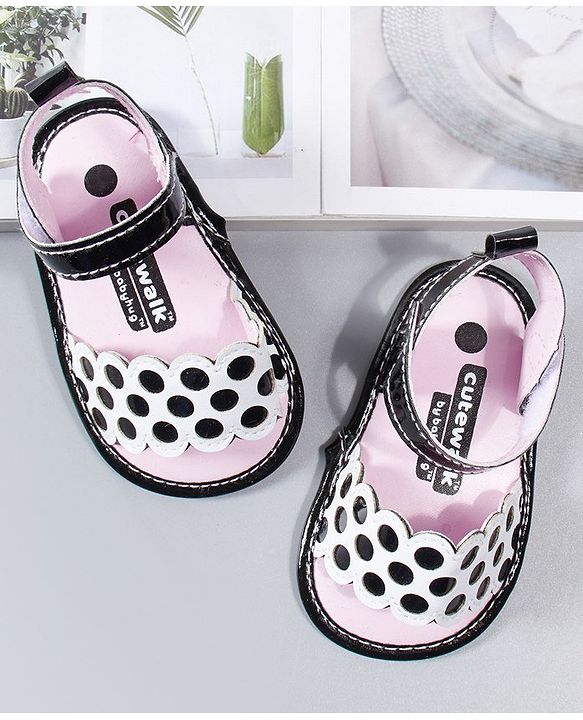 Cute Walk by Babyhug Booties - Pink