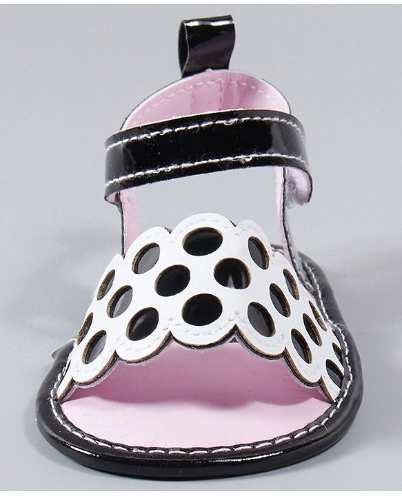 Cute Walk by Babyhug Booties - Pink