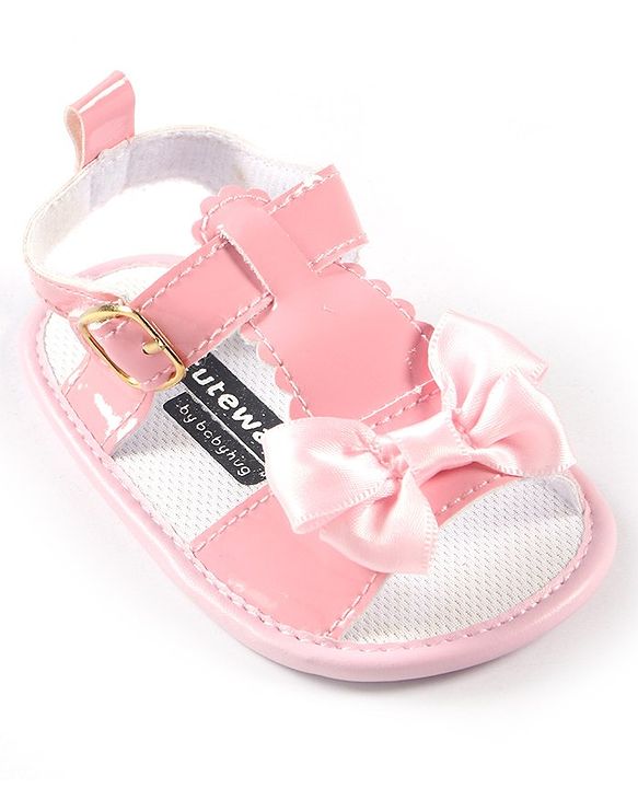 Cute Walk by Babyhug Booties Bow Applique - Pink