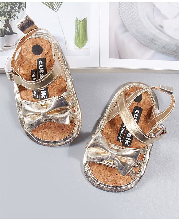 Cute Walk by Babyhug Booties Bow Applique - Silver