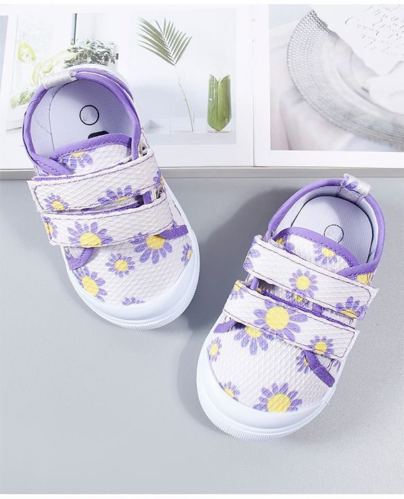 Cute Walk by Babyhug Casual Shoes Floral Print - Purple