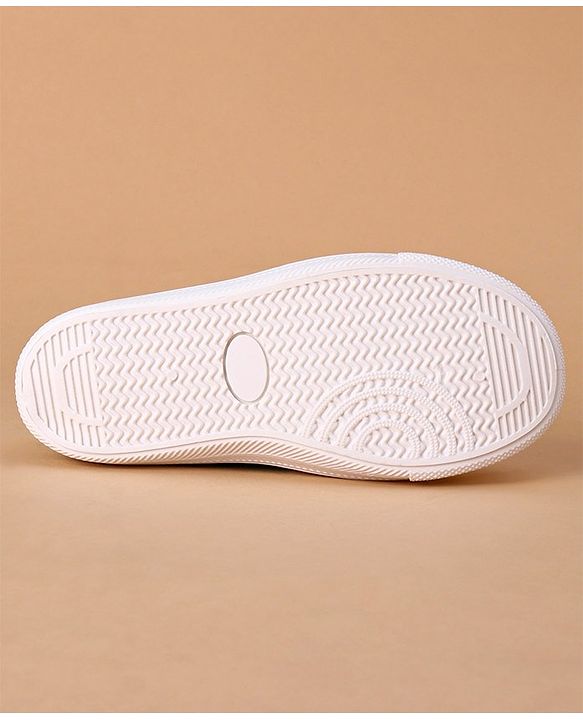 Cute Walk by Babyhug Casual Shoes - White