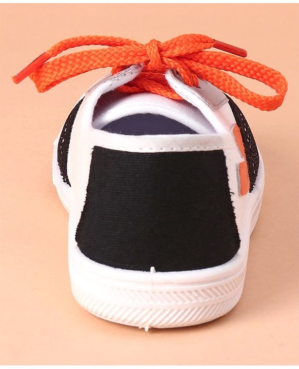 Cute Walk by Babyhug Casual Shoes - White