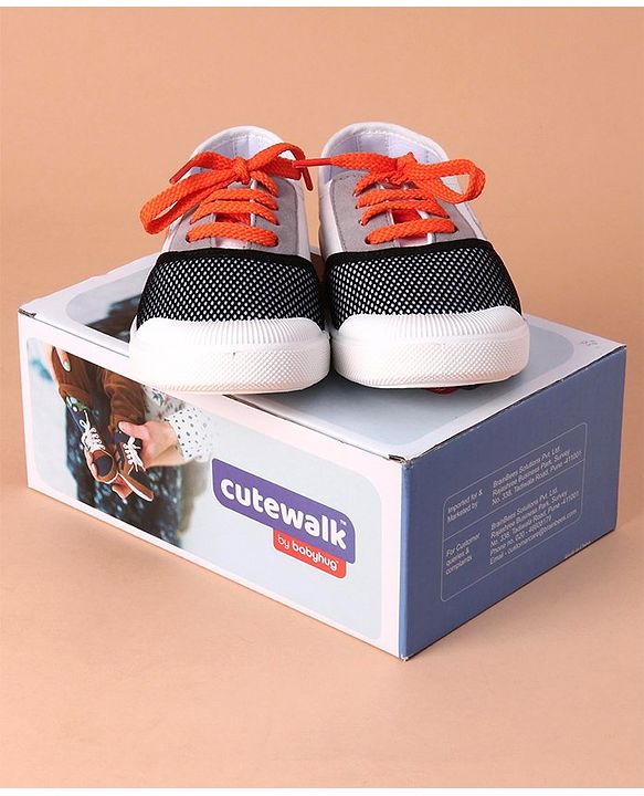 Cute Walk by Babyhug Casual Shoes - White