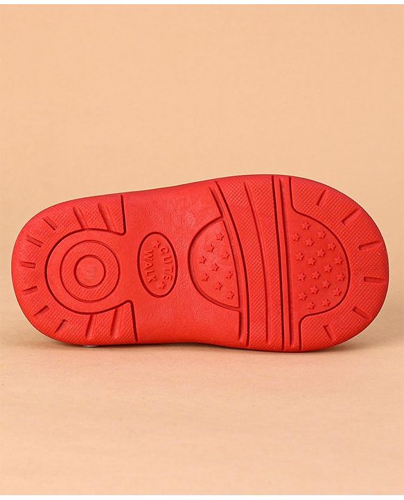 Cute Walk by Babyhug Sandals Crocodile Patch - Red