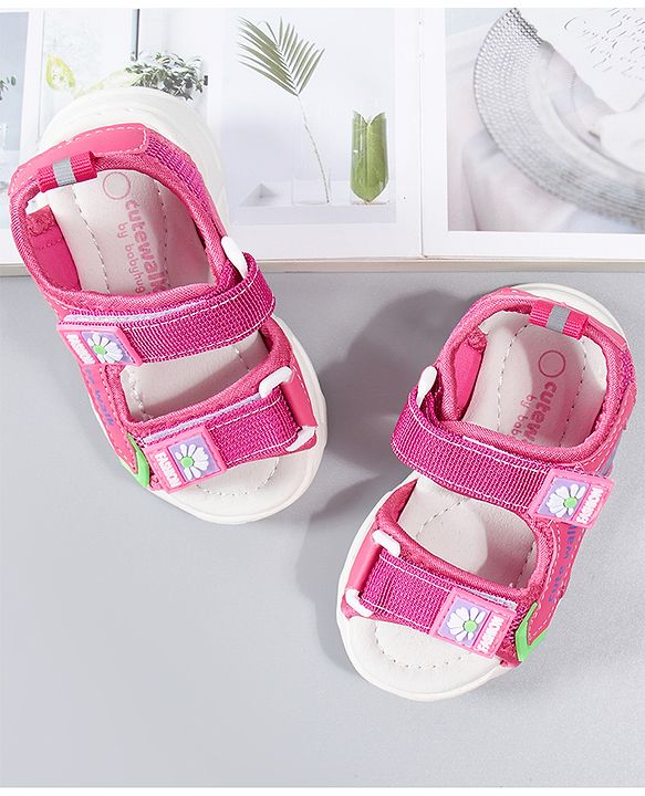 Cute Walk by Babyhug Casual Sandals Floral Patch - Fuschia