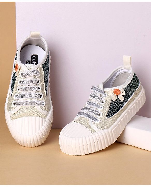 Cute Walk by Babyhug Casual Shoes - White
