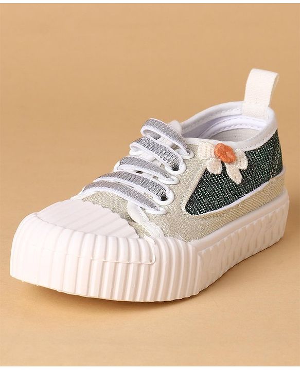 Cute Walk by Babyhug Casual Shoes - White