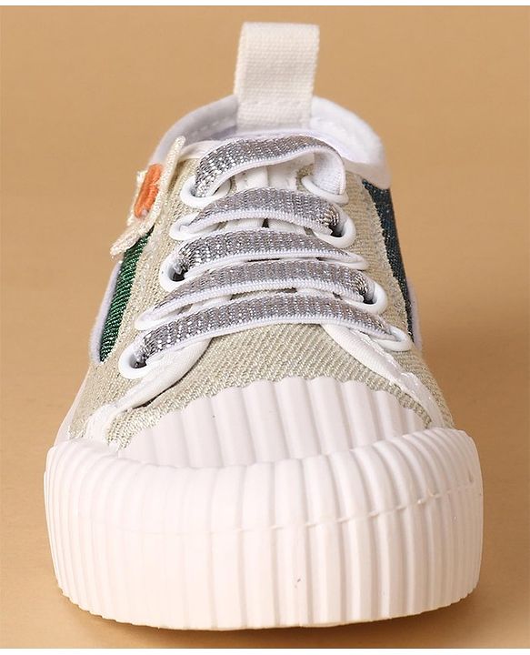 Cute Walk by Babyhug Casual Shoes - White