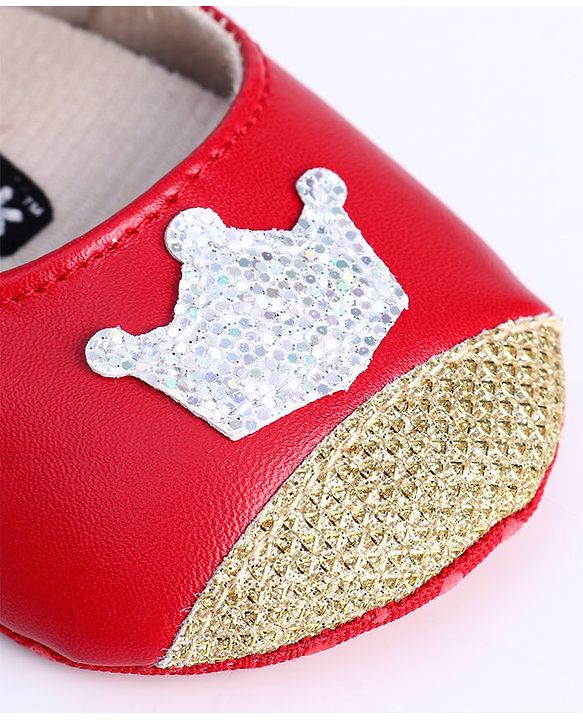 Cute Walk by Babyhug Booties Sequin Crown Patch - Red