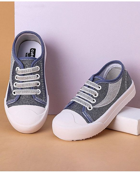 Cute Walk by Babyhug Casual Shoes Bow Applique - Grey