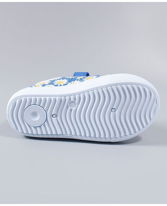 Cute Walk by Babyhug Casual Shoes - Blue