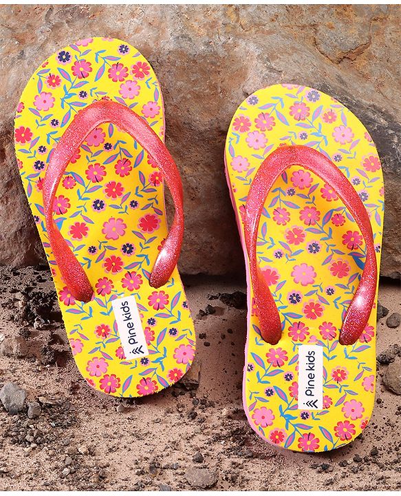 Pine Kids Flip Flops Floral Print - Yellow