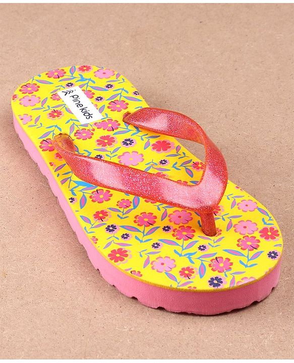 Pine Kids Flip Flops Floral Print - Yellow