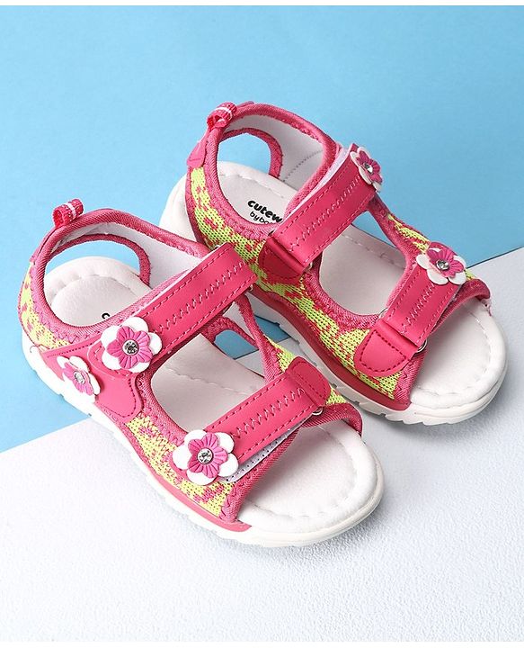 Cute Walk by Babyhug Sandals With Dual Velcro Closure - Fuchsia
