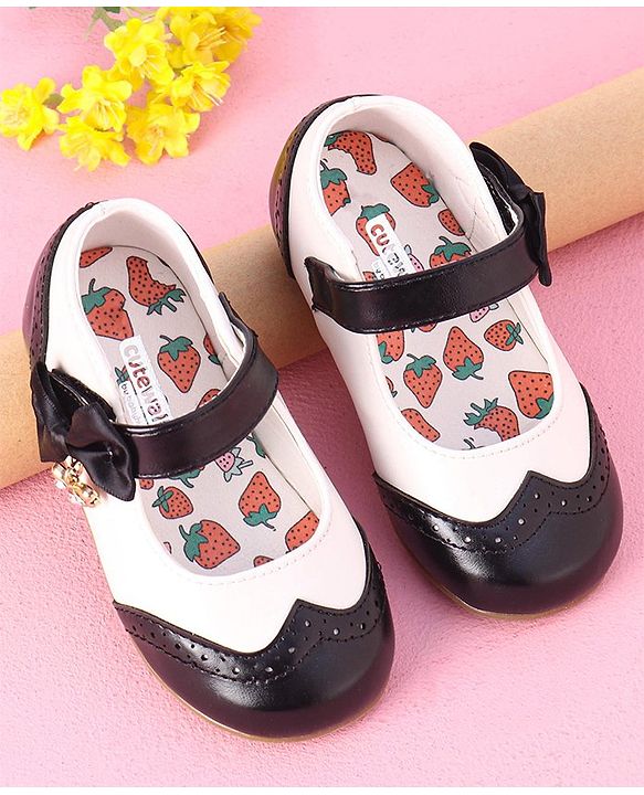 Cute Walk by Babyhug Party Wear Belly Shoes Bow Applique - White Black