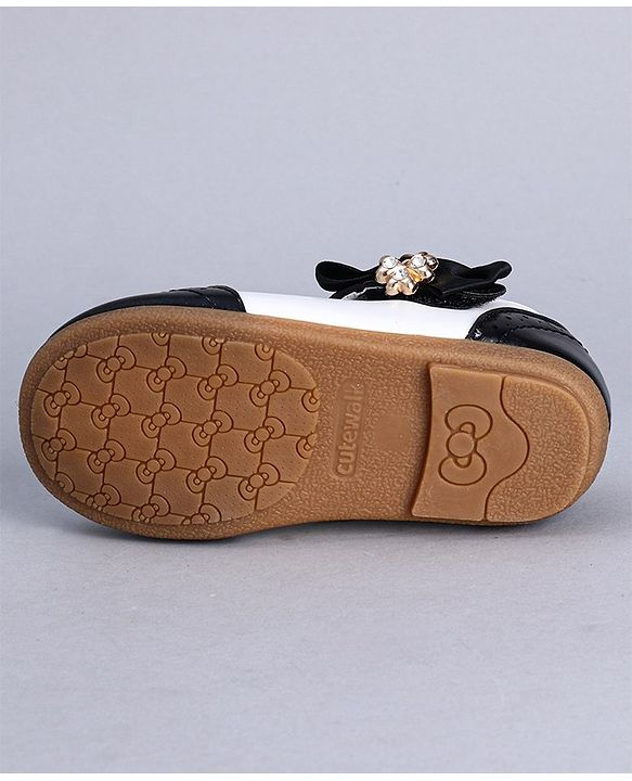 Cute Walk by Babyhug Party Wear Belly Shoes Bow Applique - White Black