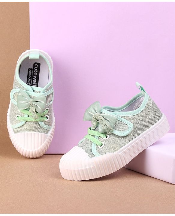 Cute Walk by Babyhug Casual Shoes Bow Applique - Green